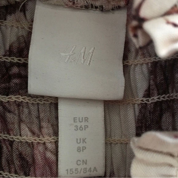 H&M loose oversized floral maxi dress with smocked neckline and cuffs size 4P - Picture 8 of 14